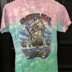 Grateful Dead tie dye t-shirt